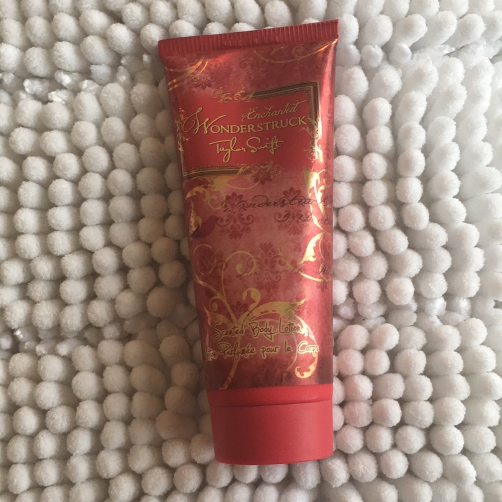 Taylor Swift Wonderstruck lotion